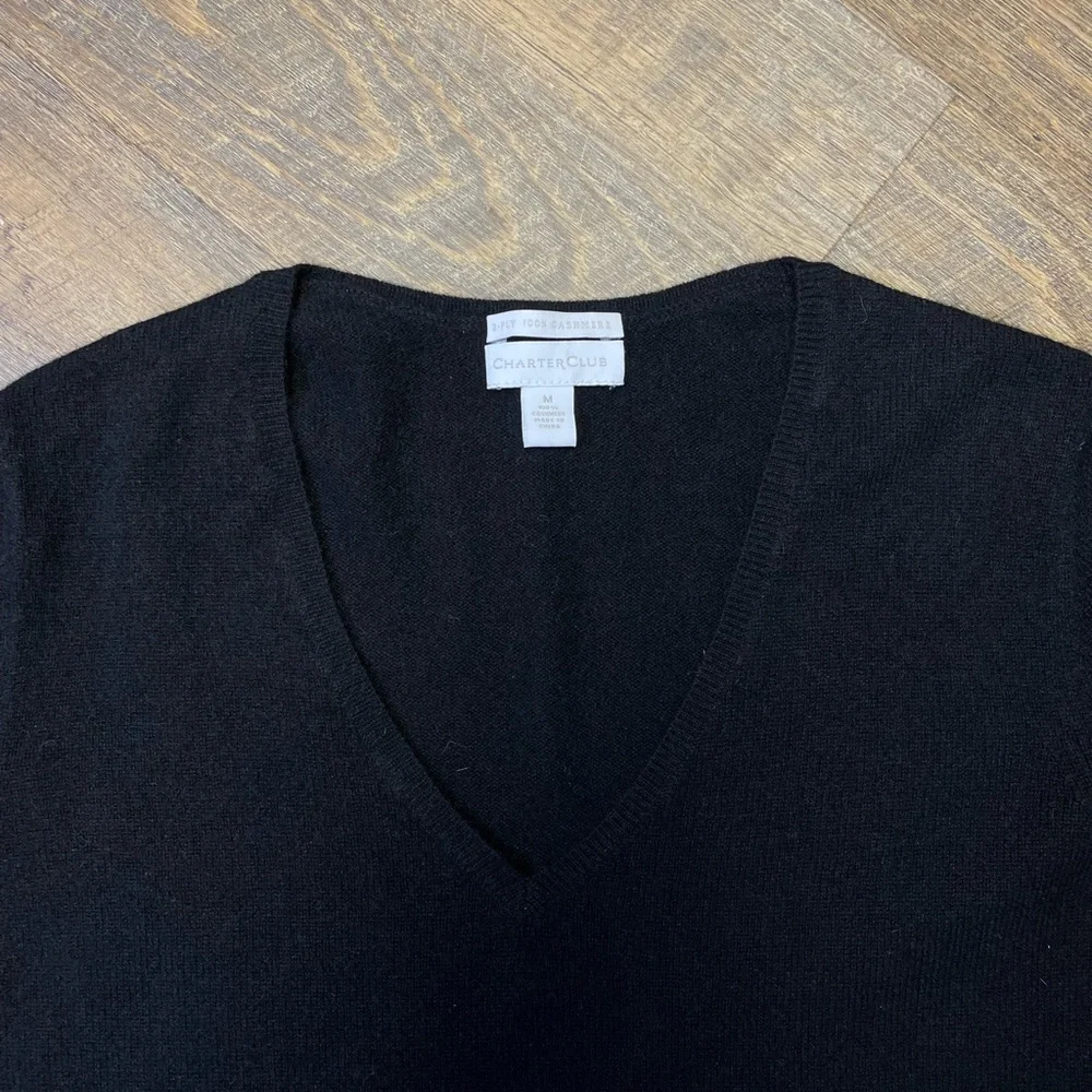 Charter Club 2 Ply 100% Cashmere V-Neck Black Soft Sweater Women’s Medium - Picture 2 of 9